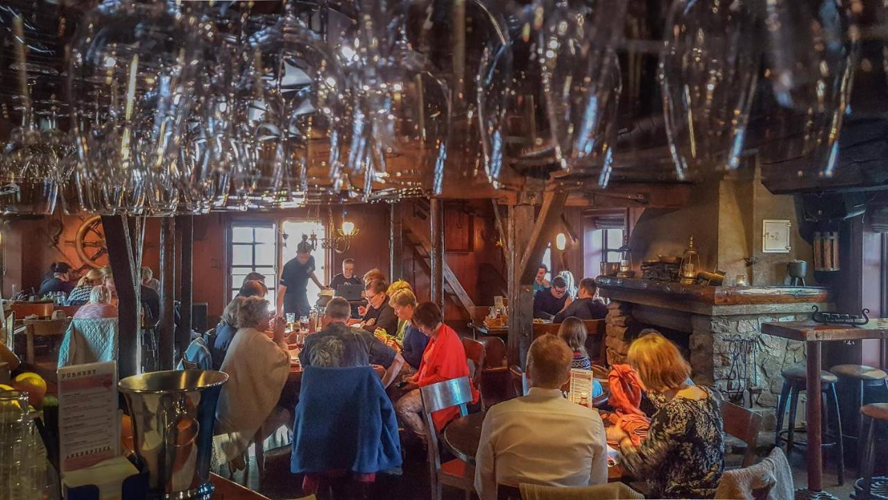 Anker Brygge Hotel Сволвер Екстериор снимка The interior of the restaurant