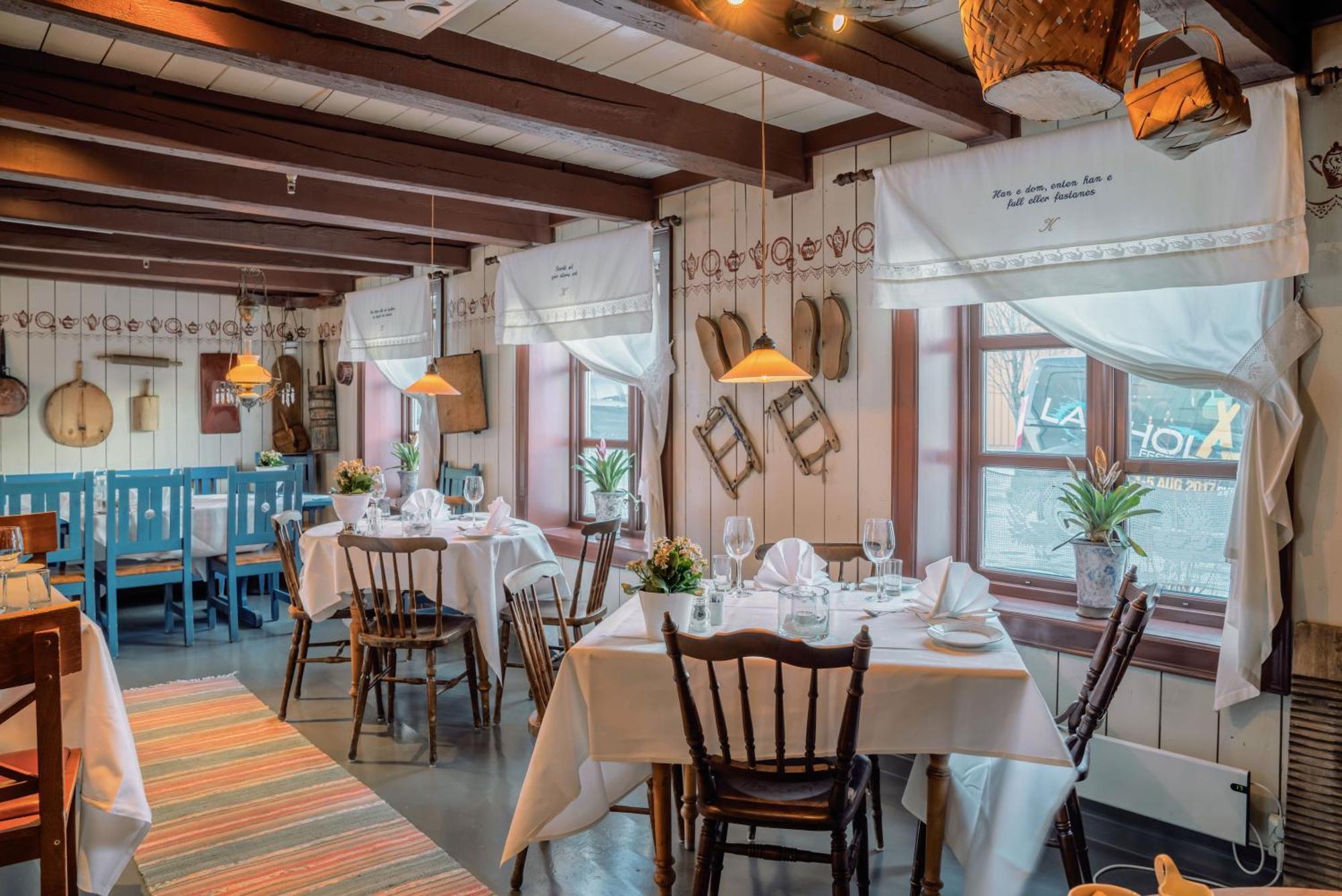 Anker Brygge Hotel Сволвер Екстериор снимка Restaurant interior