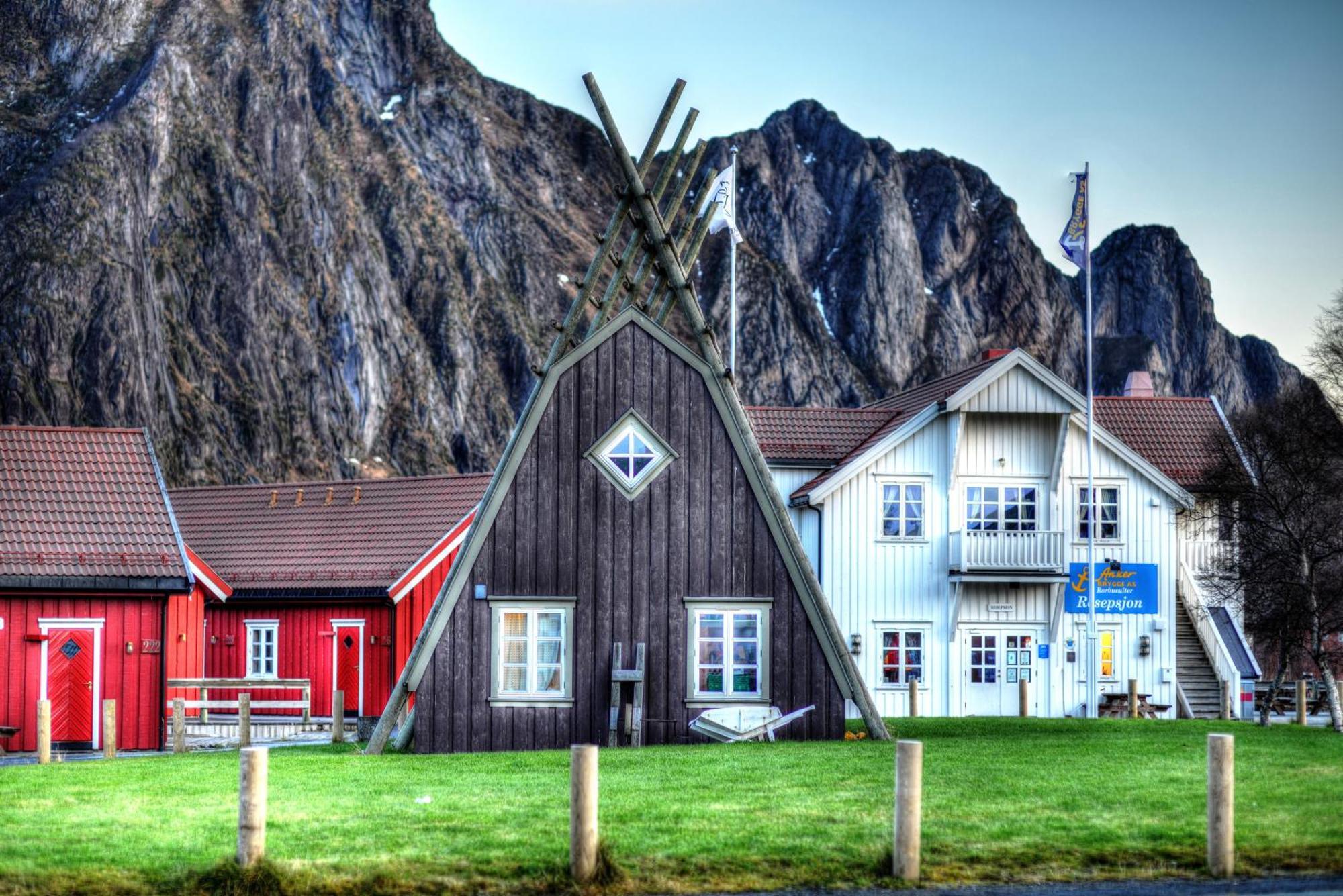Anker Brygge Hotel Сволвер Екстериор снимка View of the village of Reine