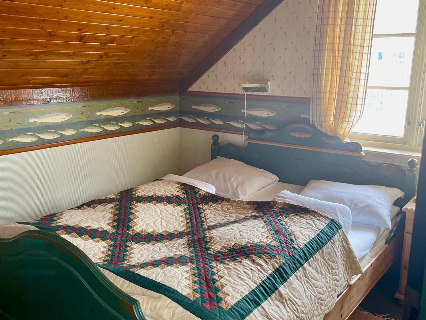 Anker Brygge Hotel Сволвер Екстериор снимка The bed in the room where the body of Mary Walker was found