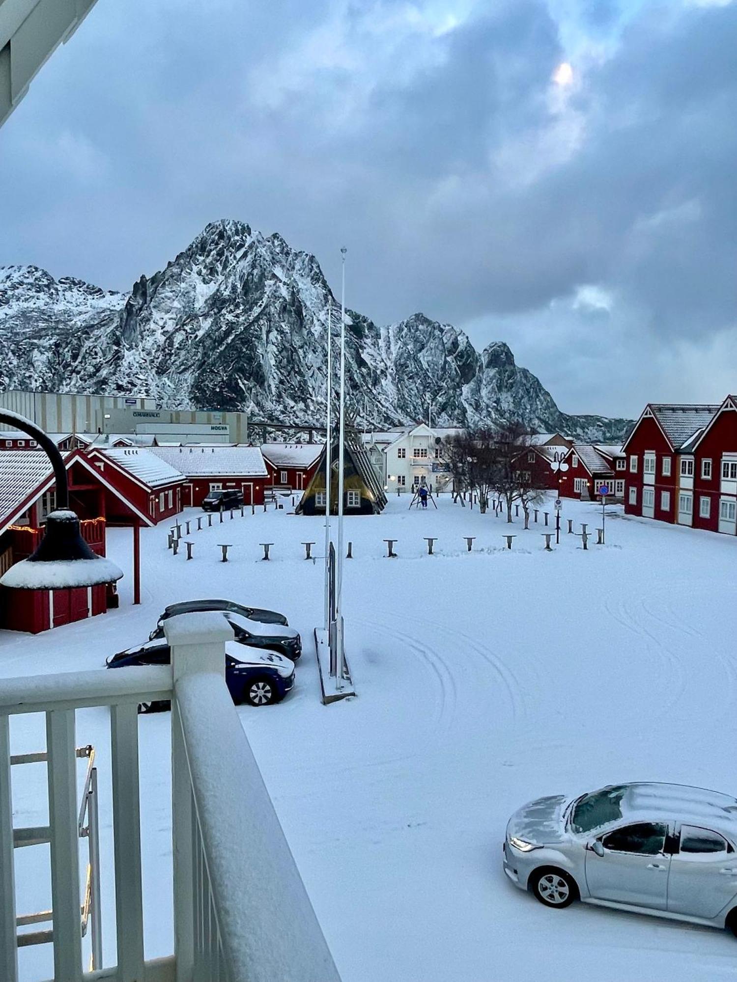 Anker Brygge Hotel Сволвер Екстериор снимка View of the village